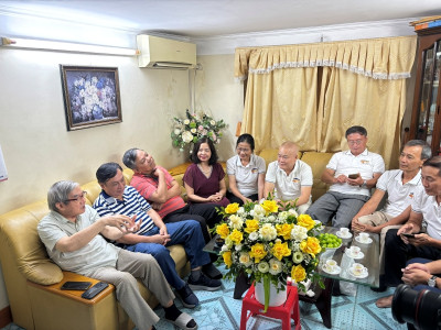 Buổi hội ngộ ấm áp tình thầy trò