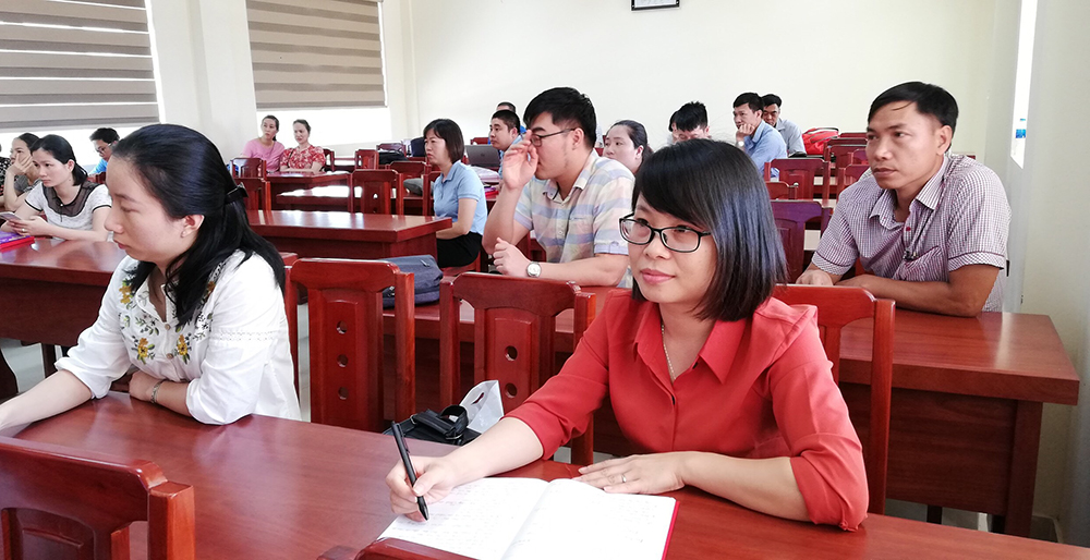 Cô Trương Thị Thu Hường học trung cấp chính trị.